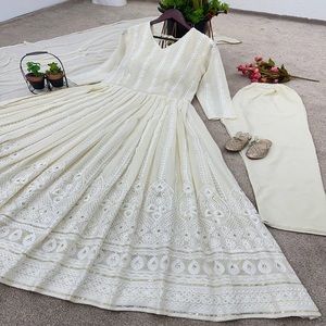El último vestido Anarkali de diseñador de FabZone Faux Georgette con bordado pesado Secuencia DE TRABAJO Ropa india y pakistaní - Product Image 3
