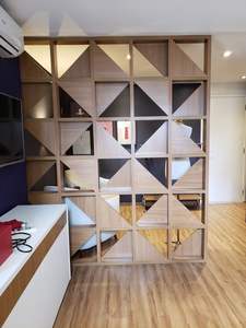 Cloison de séparation pliable en bois avec des motifs floraux complexes sculptés à la main pour des espaces de maison élégants, modernes et rustiques - Product Image 6