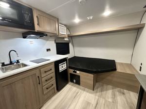 Se vende K-e-y-s-t-o-n-e C-o-l-e-m-a-n 1-3-R usado del año 2026 - Product Image 2