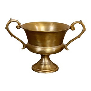 Florero con acabado dorado en forma de trofeo de metal para decoración de suelo del hogar y florero decorativo de suelo de jardín - Product Image 1