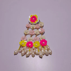 Boucles d'oreilles en perles Design ailes classiques Broderie à la main Bijoux de mode directement de l'Inde pour les femmes et les filles - Product Image 1