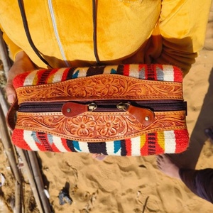 Nouvel arrivage de sac à main vintage à franges en cuir outillé pour femmes Western Aztec Sling Bag Unique Southwestern Saddle Blanket Tote Summer - Product Image 1