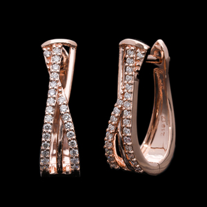 Elegantes Pendientes de Aro Chapados en Oro de 14K con Rodio, Diseño Cruzado de Doble Hilera con Diamantes Naturales Brillantes de Corte Brillante - Product Image 1