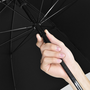 Parapluie de golf droit en fibre de carbone ultra léger en tissu pongé de conception classique de luxe Impression de logo personnalisée promotionnelle pour les voyages - Product Image 5