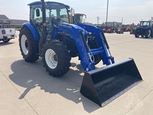 Tractor de Ruedas New Holland PowerStar 100 de 100HP, Motor de Alta Calidad para Agricultura y Jardinería - Product Image 3