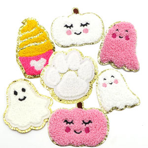 Écusson de broderie en chenille de transfert de chaleur personnalisé Écusson de lettre tissée avec logo Écusson en chenille fer sur chenille pour sweats à capuche - Product Image 3