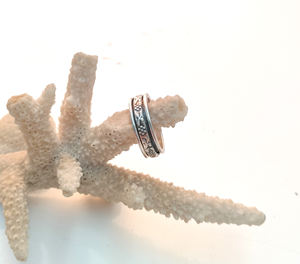 Wholesale 925 Sterling <b>Silver</b> Meditation <b>Spinner</b> <b>Ring</b> Single Tone Minimalistic Bezel Setting Excellent Quality for Wedding - Product Image 2