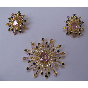 Ensemble multi-saphirs et zircons roses plaqué pour les occasions de fête - Product Image 1