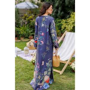 Caftán Romántico de Satén Hecho a Mano con Estampado Floral, Cintura Natural, Cuello en V y Mangas Largas - Product Image 3
