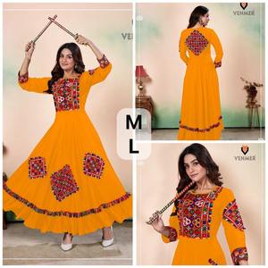 Rayón más de tendencia con vestido de trabajo Gamthi fabricante y proveedor de moda de mujer de India a precio mayorista - Product Image 1