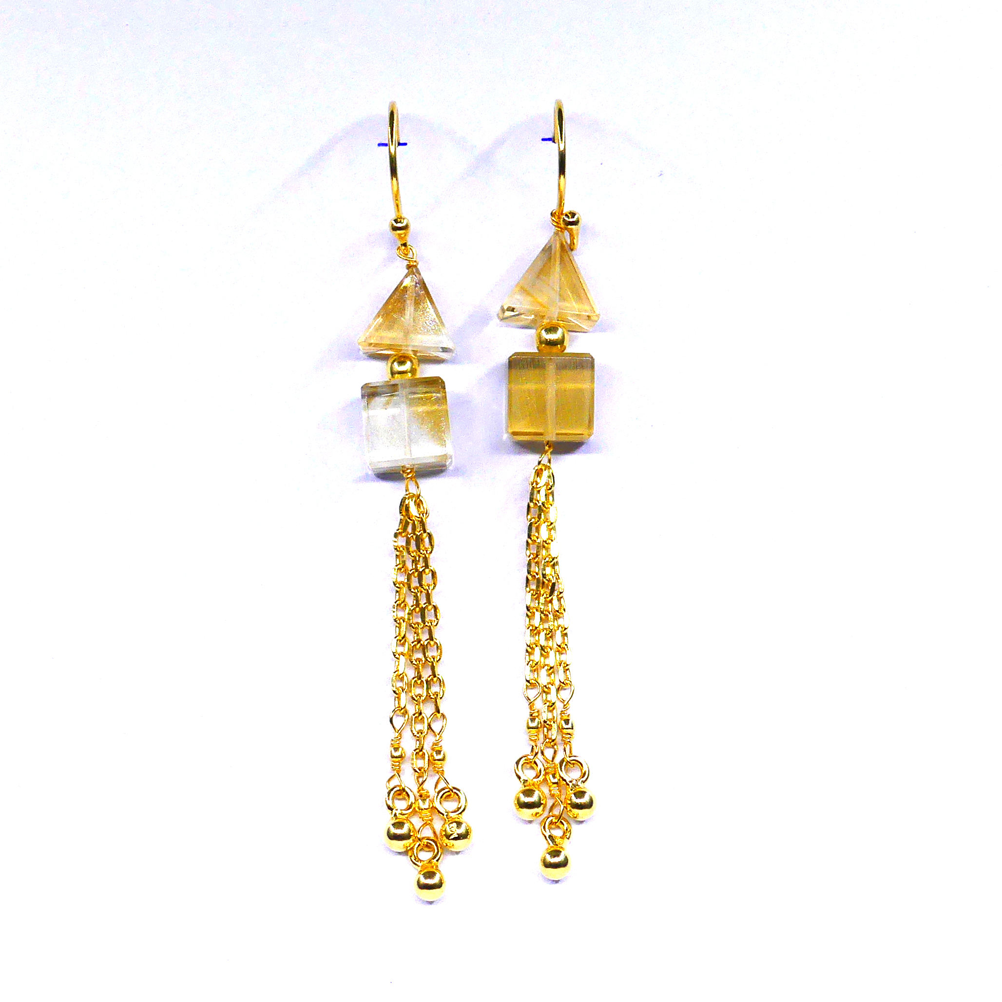 สีเหลือง