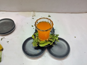 Posavasos de vidrio hechos a mano blancos mate redondos de madera de mango con grabado de logotipo polaco personalizado (Juego de 4) para utensilios de cocina y vajilla - Product Image 5