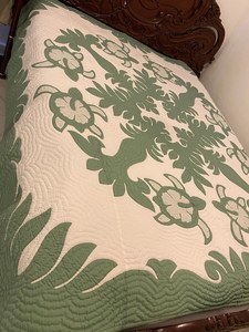 COURTEPOINTE FINIE de style hawaïen traditionnel-Vert et blanc-Courtepointes tissées à la main cousues à la main de taille King avec broderie complexe - Product Image 4