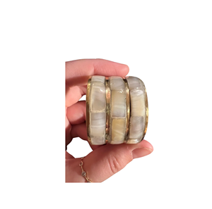 Anillos de servilleta de trabajo de nácar, anillo de tejido de latón de nácar redondo clásico para accesorio de mesa de fiesta - Product Image 1