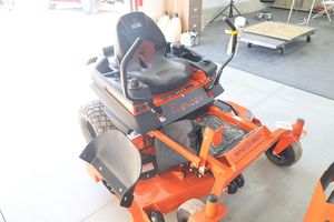 Cortadora de césped profesional Bad Boyy 6000 Zero Turn, usada para mantenimiento residencial y recorte rápido. | Resultados de la corte de césped - Product Image 3