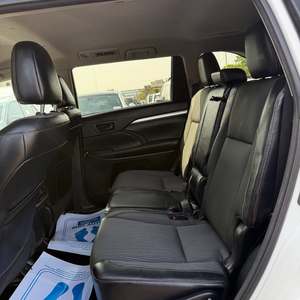 Toyota Highlander Le 8 d'occasion 2017 - Product Image 5