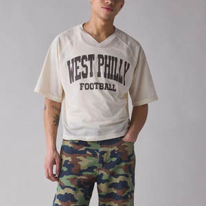 เสื้อยืดผ้าฝ้ายถัก100% คอวีน้ำหนักเบา, เสื้อยืดบ็อกซี่ระบายอากาศ - Product Image 1