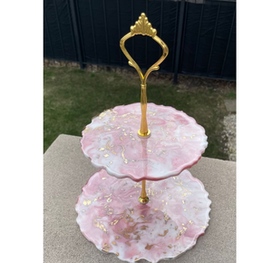 Support à gâteau en résine au design floral à un prix abordable Support à gâteau en résine à deux niveaux idéal pour une pièce maîtresse pour une occasion propice - Product Image 4