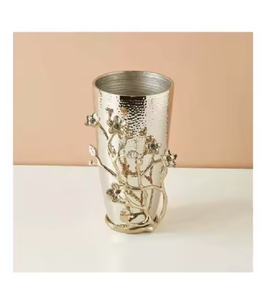 Florero de Metal martillado con acabado dorado de diseñador moderno hecho a mano Decoración de mesa de estilo lujoso para sala de estar - Product Image 2