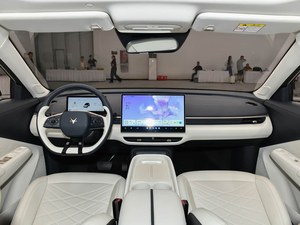 <span class=keywords><strong>2026</strong></span> 长安CS15电动轿车 高品质新型电动车 自动变速箱 R16轮胎 后真皮内饰 - Product Image 5
