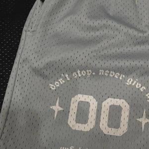 Short décontracté en maille de polyester à trou ouvert Service OEM solide en toile respirante avec cordon de serrage disponible - Product Image 3