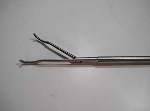 ที่หนีบสเตนเลสสตีลทรงโค้งเครื่องมือผ่าตัดทำจาก10mmx330ใช้ซ้ำได้ผ่านการรับรอง CE - Product Image 3