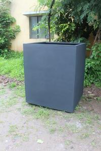 Elegante maceta cuadrada hecha a mano de FRP, maceta vertical para el hogar y la Oficina, tallado intrincado para uso en el suelo del jardín - Product Image 2