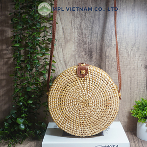 Sac bandoulière rond en rotin fait main, écologique, en paille et osier, pour femme, idéal pour l'été et la plage - Product Image 4