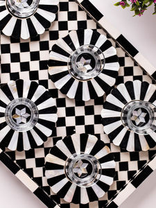 Plateau de service Rectangle incrusté de résine noire et blanche de haute qualité avec 6 sous-verres MOP Set Décoration en verre poli - Product Image 2