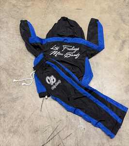 Conjunto de chaquetas cortavientos de nailon ligero y pantalones de chándal de nailon, trajes de jogging de tela de malla con costuras personalizadas, chándal cortavientos - Product Image 2