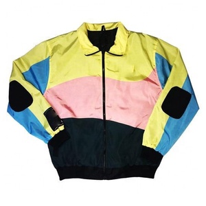 Ensemble deux pièces streetwear d'été personnalisé pour homme en tissu tissé, style urbain, séchage rapide, short coupe-vent et survêtement - Product Image 5