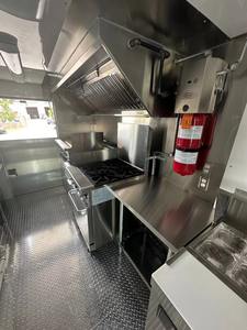 Se vende Food Truck con cocina a estrenar - Product Image 4