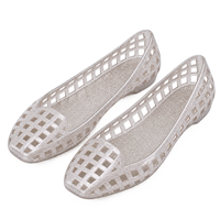 Sandales plates d'été à bout carré, couleur unie, décontractées, minimalistes, en PVC, à enfiler, fermées, à la mode, ajourées, pour la plage