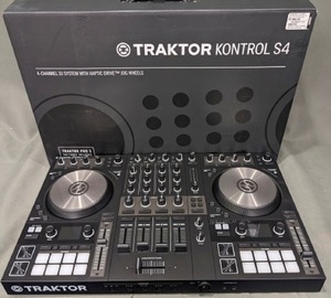 Instruments modernes originaux Console de mixage audio Traktor Kontrol S4 MK3 disponible - Product Image 1