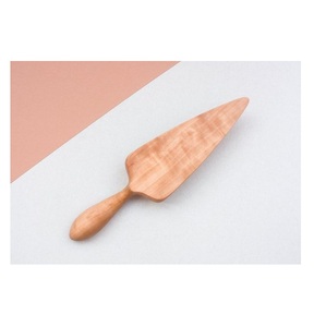 Cuillère solide écologique naturelle pour la maison Spatule tournante pour aliments Cuillère fendue Fouet Ustensile de cuisine en bois d'acacia - Product Image 5