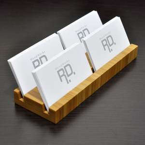 Présentoir à cartes de visite en bois de qualité supérieure |   Support artisanal durable |   Vente en gros - Product Image 1