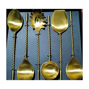 Decoración elegante chapada en oro con mango acanalado Cena DE BODA Cuchara de servicio de oro de metal Cena Restaurante Ensalada Cuchara Cucharón Juegos - Product Image 1