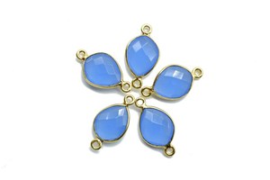 925 Plata de Ley 9x12mm Calcedonia azul natural Checker Cut bisel Chapado en oro Single Loop Link Charm Connectors - Product Image 5