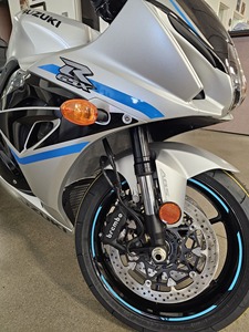 Disponible dès maintenant : Nouvelles motos GSXR1000 2026 en stock - Product Image 3