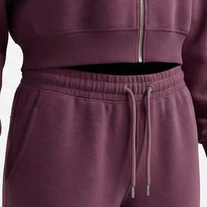 Ensemble de survêtement décontracté pour femmes de haute qualité, personnalisé, 2 pièces, sweat-shirt court, pantalon de jogging ample, 100% coton, impression sérigraphique, athlétique - Product Image 5