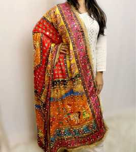 Nuevo Lanzamiento, Dupatta de Seda Hecha a Mano por Diseñadores, Borde de Encaje Dorado, Patrón Floral, Trabajo de Espejo, Estilo Étnico Multicolor, Chal de Chinon - Product Image 4