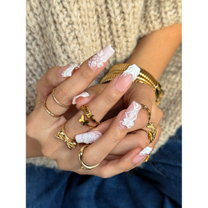 Uñas Postizas con Diseño Esculpido en Tono Perla, Decoración de Uñas Única con Diseño Esculpido - Product Image 2