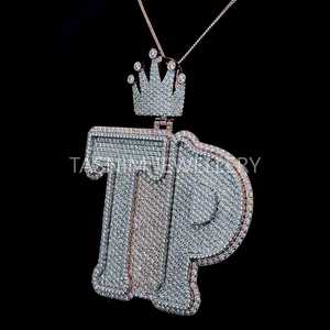 จี้เพชรโมอิสซาไนต์ VVS เงินแท้ 925 ชุบทอง 10K แบบ Cuban Link สไตล์คริสเตียนฮิปฮอป คุณภาพดีที่สุด สำหรับทุกเพศ พร้อมตัวล็อคแบบตัวอักษรสั่งทำได้ - Product Image 3