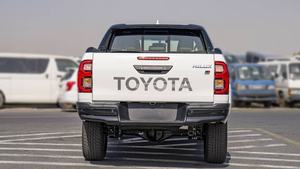 Neuf / Occasion BLANC 2023 TOYOTA HILUX GR SPORT 360 Caméra arrière Capacité de charge 31-40T Émissions Diesel / Essence Automatique - Product Image 4