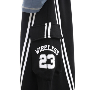 Pantalones de chándal de pierna ancha a rayas laterales personalizados bolsillos Cargo pantalones de correr estampados de algodón transpirable para hombres ropa de calle moda hombres - Product Image 4