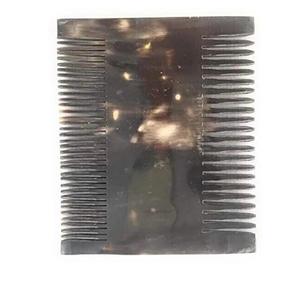 Peigne en corne de buffle pour les soins des cheveux et un style élégant de haute qualité - Product Image 3