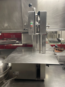 Sierra para huesos, altura de corte 230 mm, Mado MKB 749, la mejor sierra comercial para procesamiento de carne y huesos, equipo para procesamiento de carne y huesos. - Product Image 2