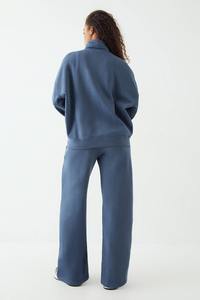 Ensemble 2 pièces en molleton de coton personnalisé avec logo OEM pour femme : sweat-shirt zippé et pantalon de jogging coupe droite, ajustement décontracté, poids moyen 350 GSM - Product Image 2