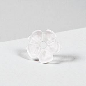 Perles de pendentif florales en quartz clair en gros, composants de pierres précieuses percés au centre pour la fabrication de bijoux DIY - Product Image 1