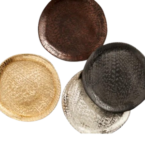 Assiette de service en métal avec bord martelé, finition antique, pour hôtel, mariage, événements, utilisation décorative pour servir les aliments - Product Image 3